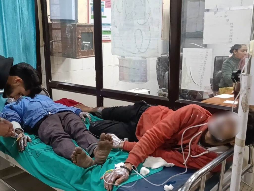 बटाला के गांव अलोवाल में सिलेंडर फटने से पांच व्यक्ति घायल